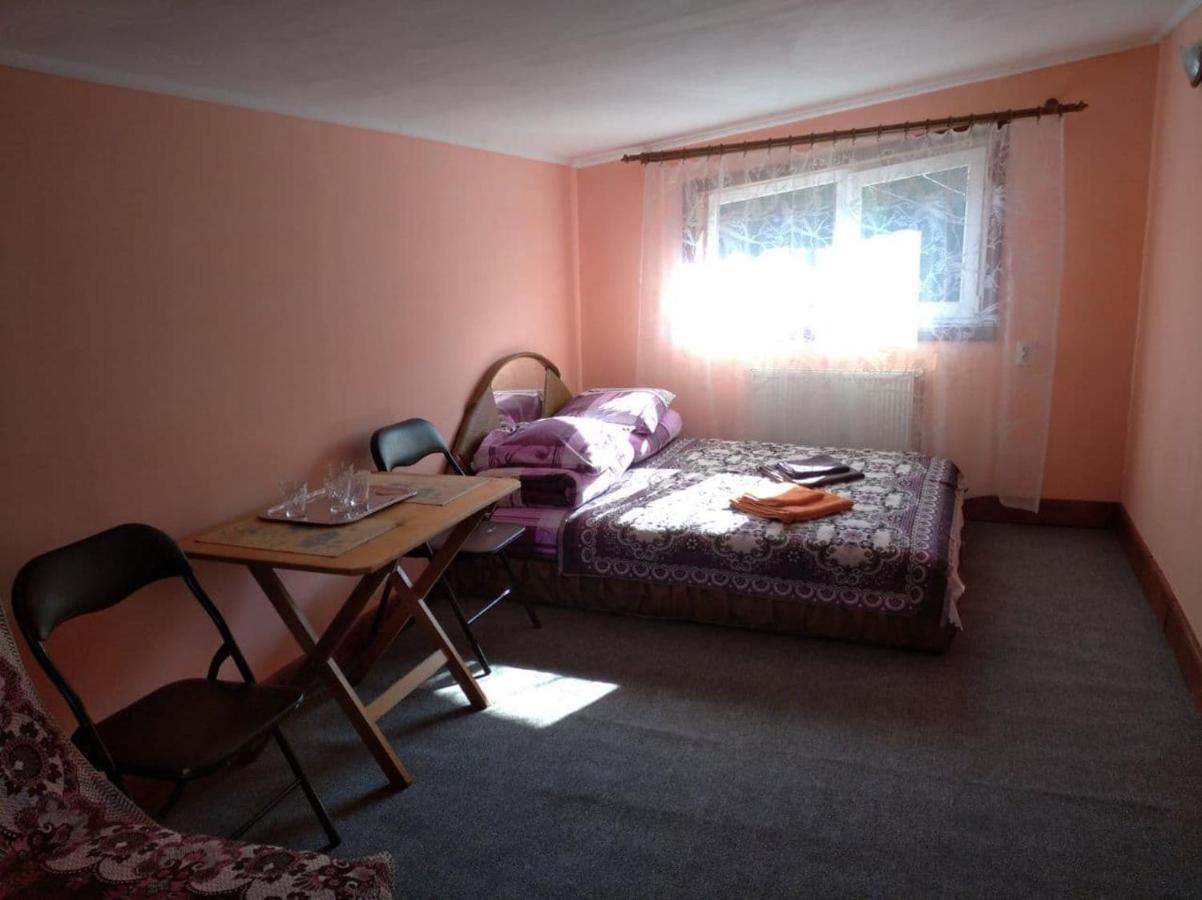 Cheres Hotel Яблуниця Екстериор снимка