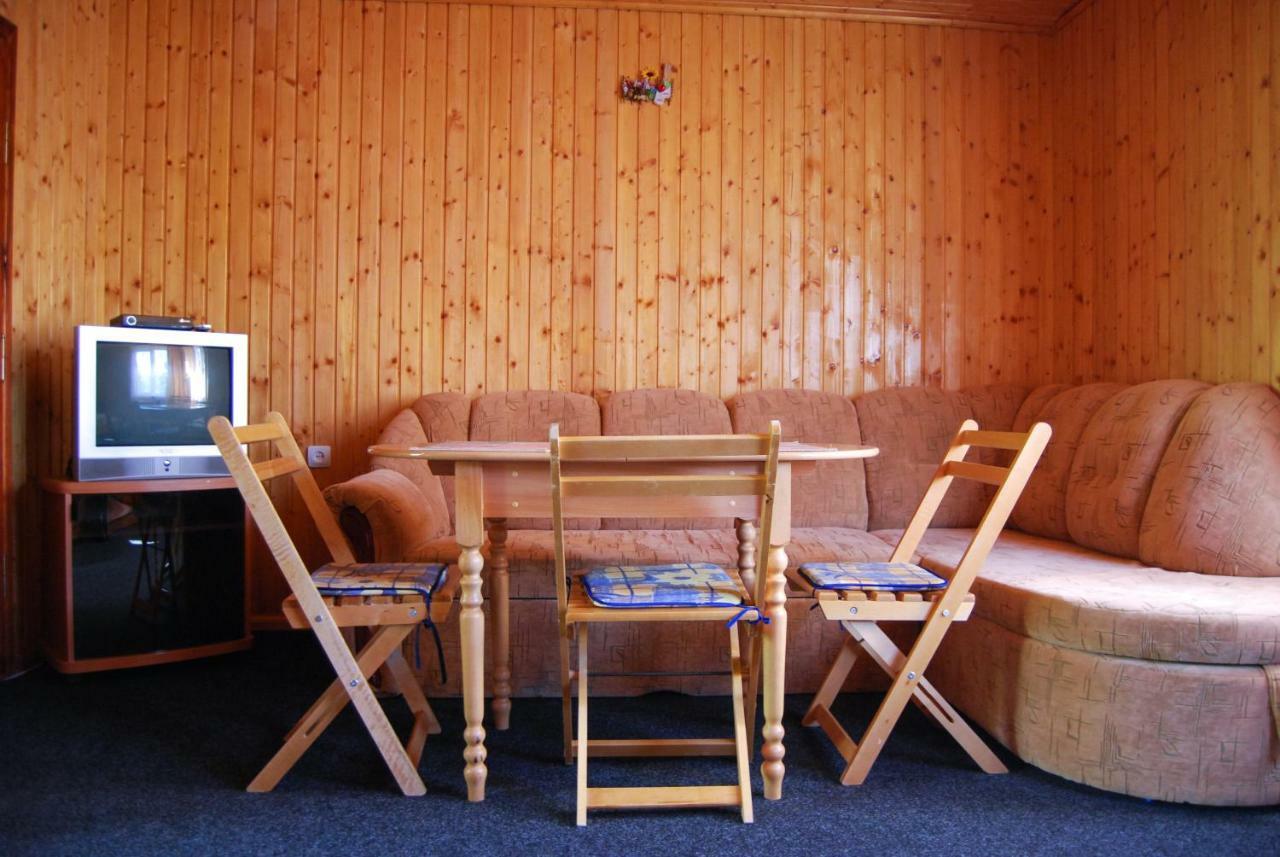 Cheres Hotel Яблуниця Екстериор снимка